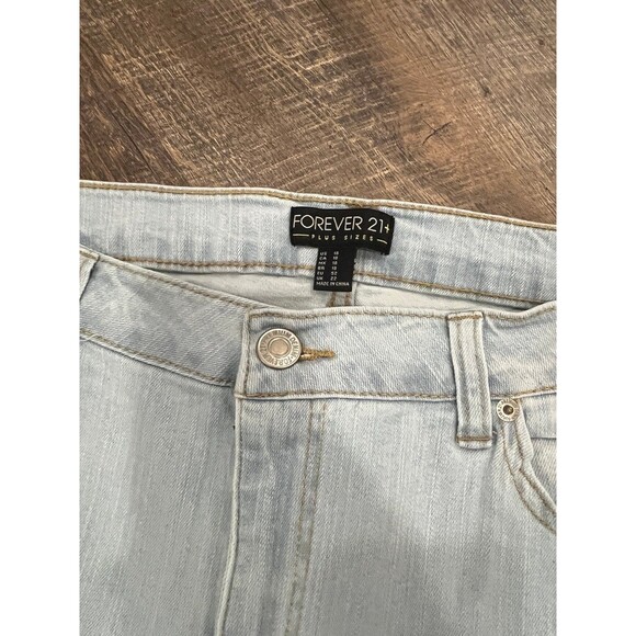 Forever 21+ Denim Distressed Capris size 18 - Picture 4 of 6